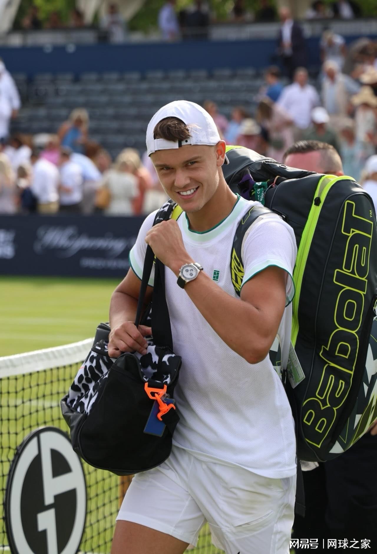 我看不出他 我看不出他