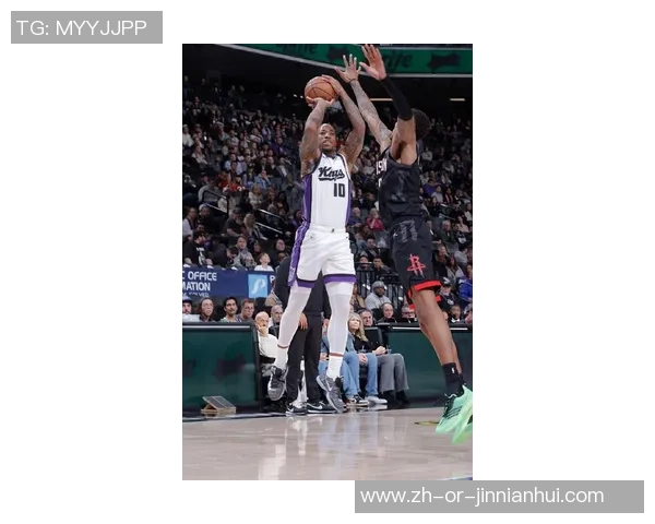 国王队德玛尔·德罗赞在加时赛打败森林狼队的竞赛中迫临勒布朗·詹姆斯、科比·布莱恩特的关键球纪录